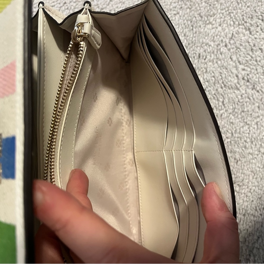 Kate Spade Purse - Picture 6 of 9